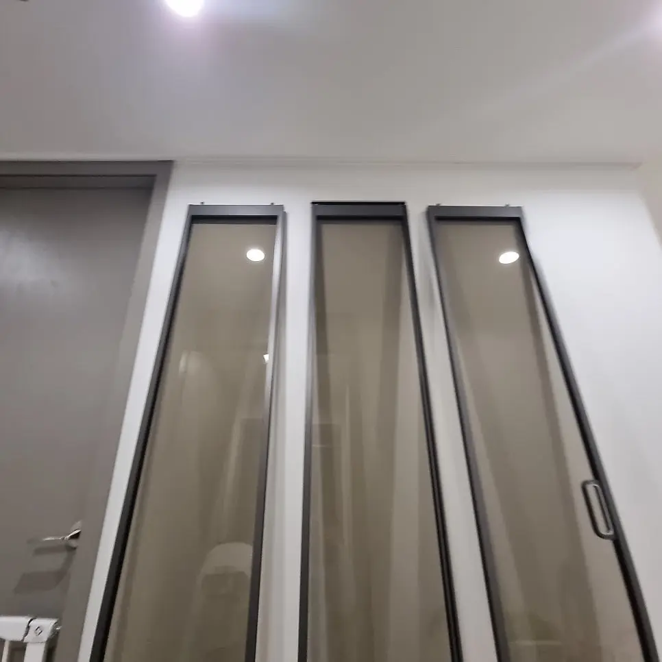 부품이 없다던 3연동 중문을 부품을 찾아 복구한 모습